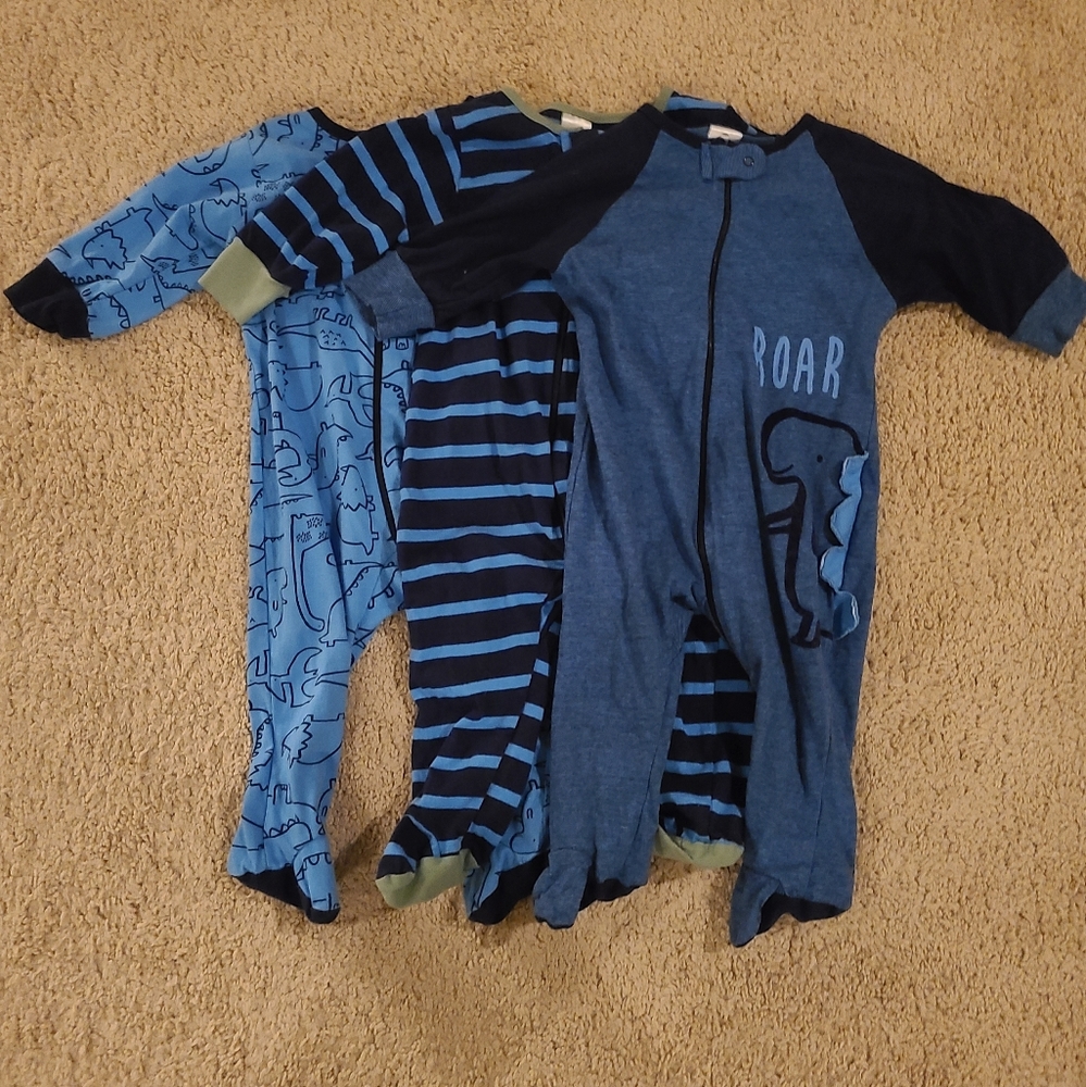 Boys Gerber pajamas 6-9 mo